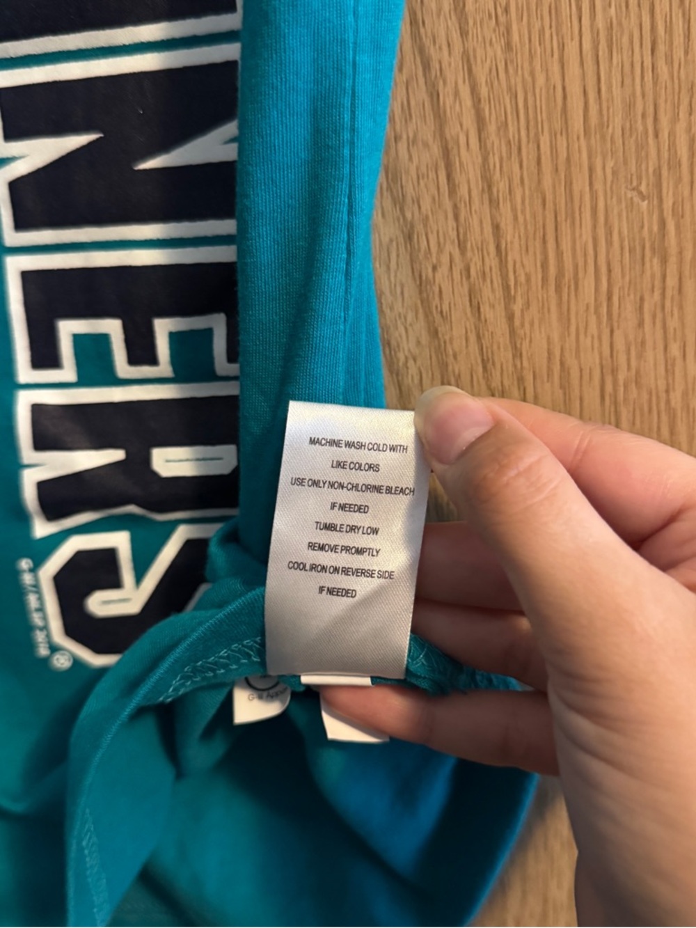 🖤5/$20 Seattle Mariners Teal V-Neck Tee - Picture 6 of 7